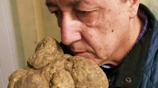 Maurizio Vaglia con tartufo Mgm